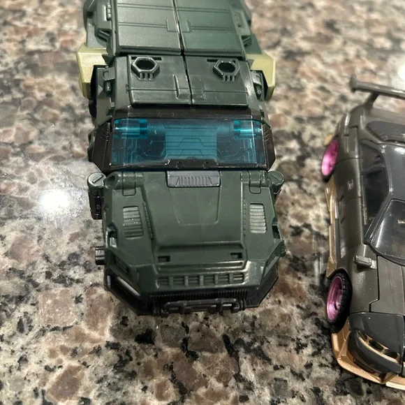 Today’s deal-Transformers Action Figure Vehicles Lot of 4 – Hasbro Characters - Picture 2 of 6